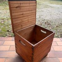 Baule in legno vintage con coperchio