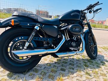 HARLEY DAVIDSON 883 IRON