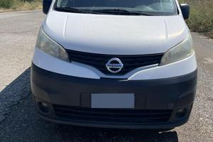 FURGONE NISSAN NV200