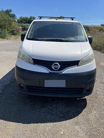 FURGONE NISSAN NV200