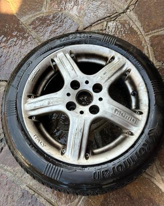 Cerchi MOMO con gomme