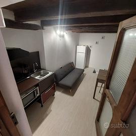 Bivano zona castello pressi piazza Palazzo