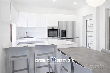 Bifamiliare a Treviso con 4 Camere, 2 Bagni e Giar