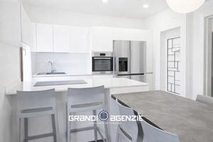 Bifamiliare a Treviso con 4 Camere, 2 Bagni e Giar