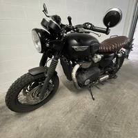Triumph Bonneville T120 black custom