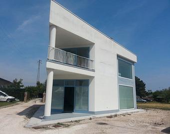 Negozio - capannone - sala mostra