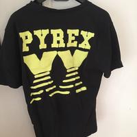 T-shirt pyrex nera con logo giallo taglia M