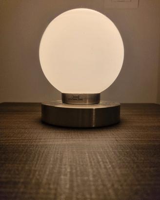 Lampada da comodino a sfera
