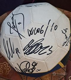 Pallone Inter Triplete con autografi 