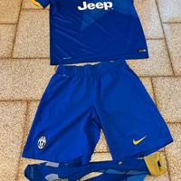 Maglie e pantaloncini Juve