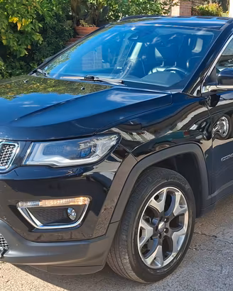Jeep Compass
2.0 mit Limited Navi 4wd 140cv auto