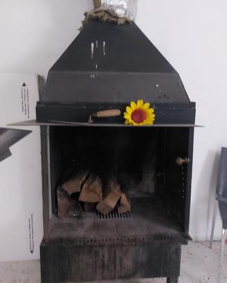 caminetto in metallo 