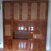 Armadio con mensola centrale