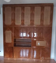 Armadio con mensola centrale