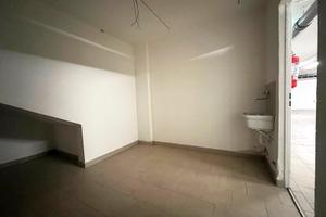 Magazzino in Via Millelire - Li Punti