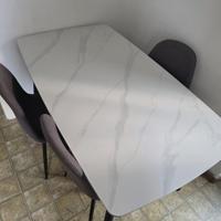 tavolo in ceramica con 4 sedie nuovo