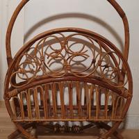 Portariviste in vimini vintage.