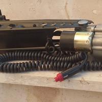 cric elettrico 12v per auto datate con profilo