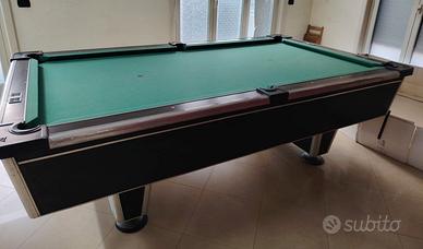 biliardo completo di stecche e palline