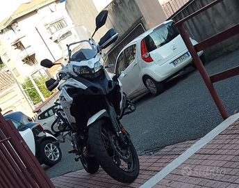 Moto Benelli TRK 502 C