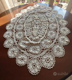 Tavola Ovale Vintage fatto a mano a pizzo