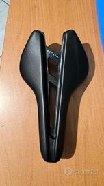 Selle e ciclocomputer, nuovi.