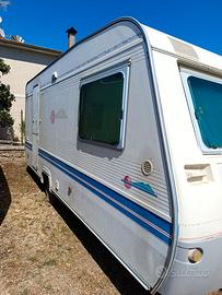 Roulotte Adria Unica B462PH