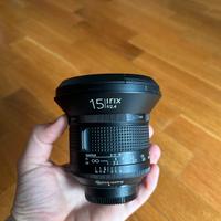 Irix firefly 15mm f/2.4 attacco nikon