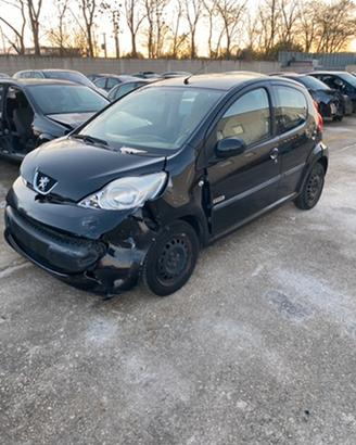 Peugeot 107 2009 ricambi disponibili