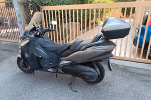 Scooter Honda SW-T400