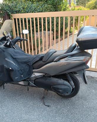 Scooter Honda SW-T400