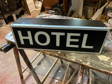 Insegna luminosa Hotel