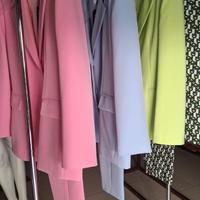 Stock pantaloni, felpe, maglie da donna