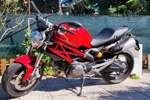 Ducati Monster 696 - 2012