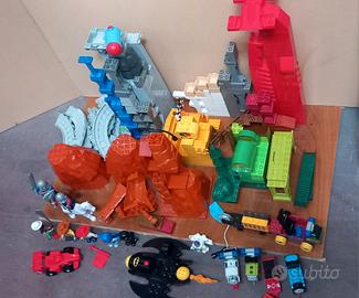 costruzioni Lego grandi con vari personaggi 