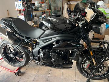 Speed triple R94 1050 abs special edition