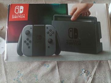 Nintendo switch completa di scatola più 3 giochi 