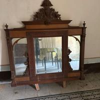 comò antichi e specchio 