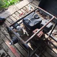 Motopompa autoadescante