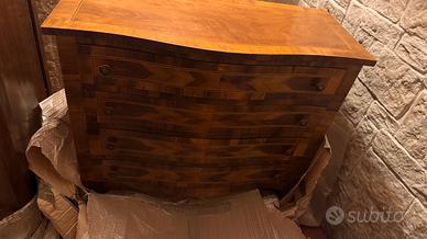 Cassettiera in legno antico pregiato