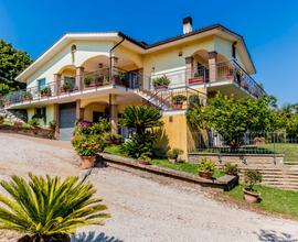 Residenza vicino al lago di Bracciano | AZ255