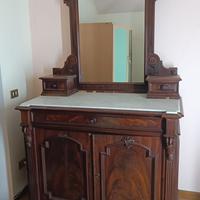 Camera antica: letto-comodino-mobile