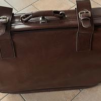 Valigia marrone semirigida