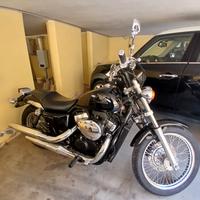 883 style Honda VT 750S 