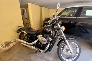 883 style Honda VT 750S 