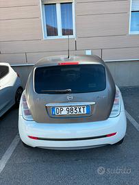 Lancia ypsilon momo design