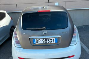 Lancia ypsilon momo design