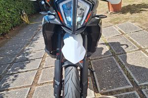 KTM 890 SMT