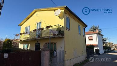 Casa singola con 3 camere e scoperto privato a Cor