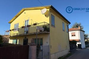 Casa singola con 3 camere e scoperto privato a Cor